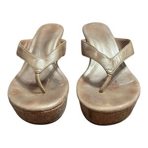 UGG Gold Sandals Minimalist Thong Style 9.5